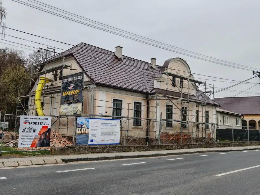 Rekonštrukcia evanjelickej fary na návštevnícke centrum Gotickej cesty